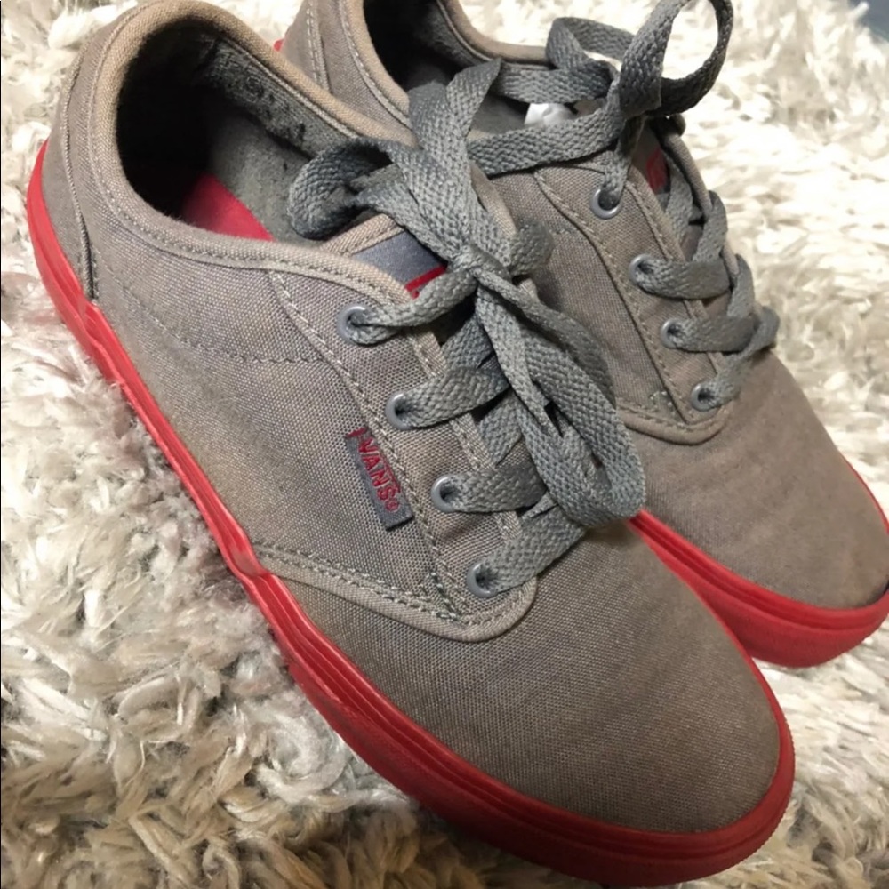 Vans - Picture 2 of 2